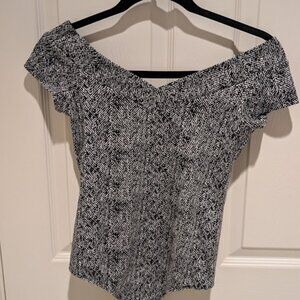 EXPRESS Size XS Black/White Print Short Sleeve Bodysuit Polyester Blend TOP